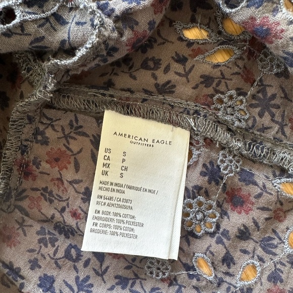 American Eagle Floral Cropped Tank Top - Picture 6 of 6